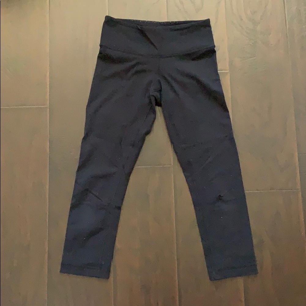 Lululemon black cropped leggings